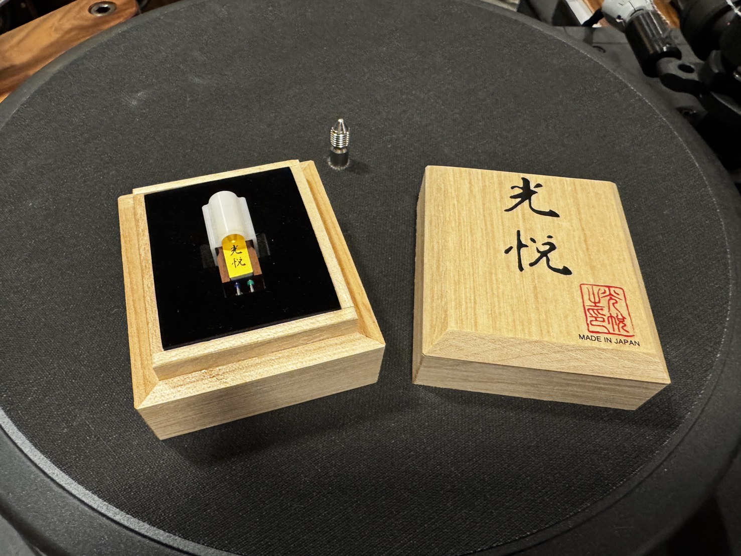 【日本光悅 Koetsu】Rosewood Signature 玫瑰木簽名版 MC動圈式唱頭(現貨):圖片 5